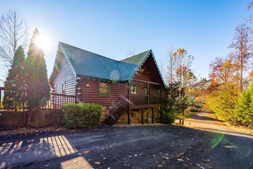 Spacious Smokies Cabin - Hot Tub With Mountain Views Gatlinburg Eksteriør billede